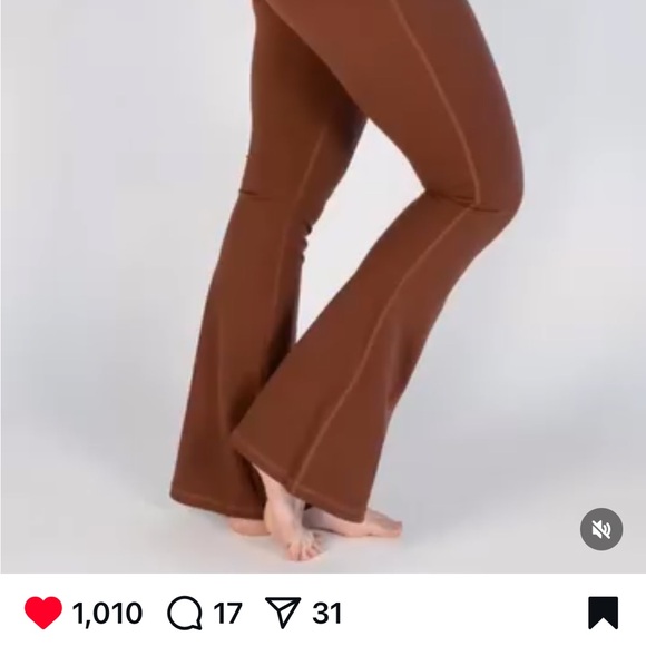 HIGH WAISTED FLARE PANTS
$56+lipstick gift. All size S. M. L. XL - Picture 2 of 9